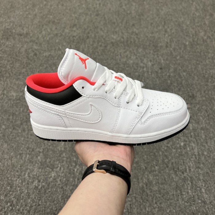 Jordan 1 Low White Black Infrared (GS)