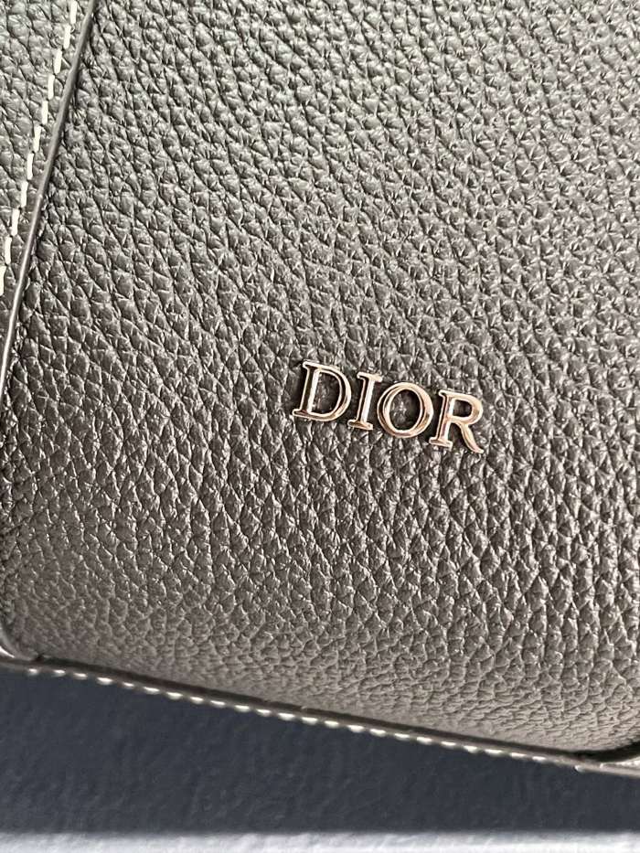 Handbag   Dior   93337  size 26 x 16x 14.5  cm