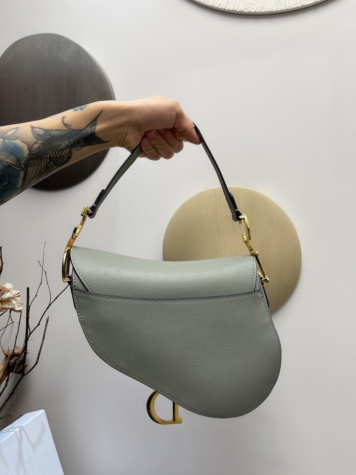 Handbag   Dior  size 25.5 x 20 x 6.5  cm