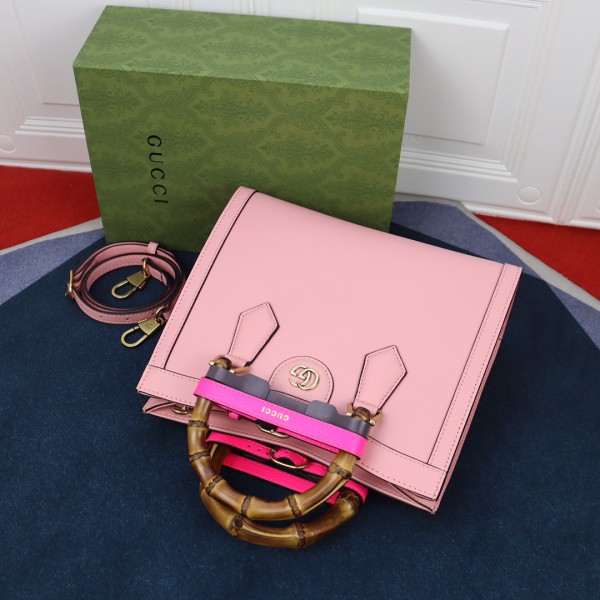 Handbag  Gucci   660195  size  27*24*11  cm