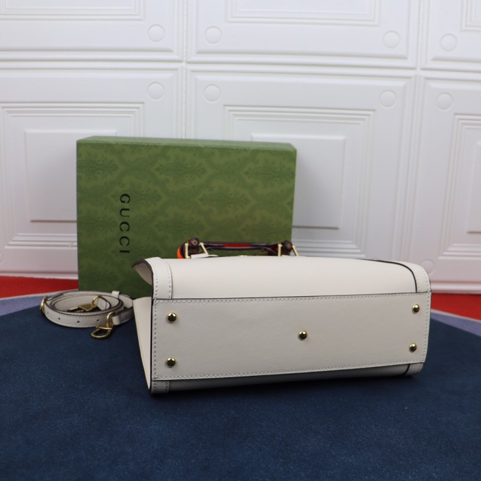 Handbag  Gucci  660195 size 27*24*11  cm