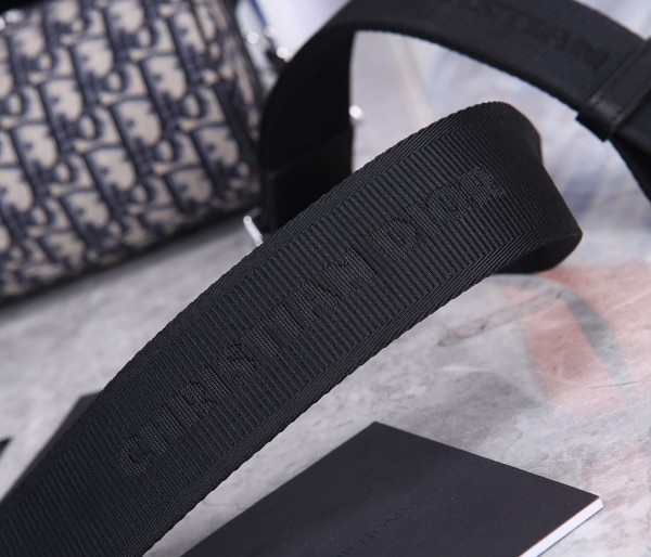  Handbag   Dior  93312  size  17*11  cm