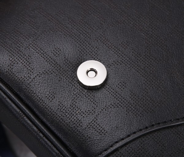 Handbag   Dior  93305  size  26*19*4.5  cm