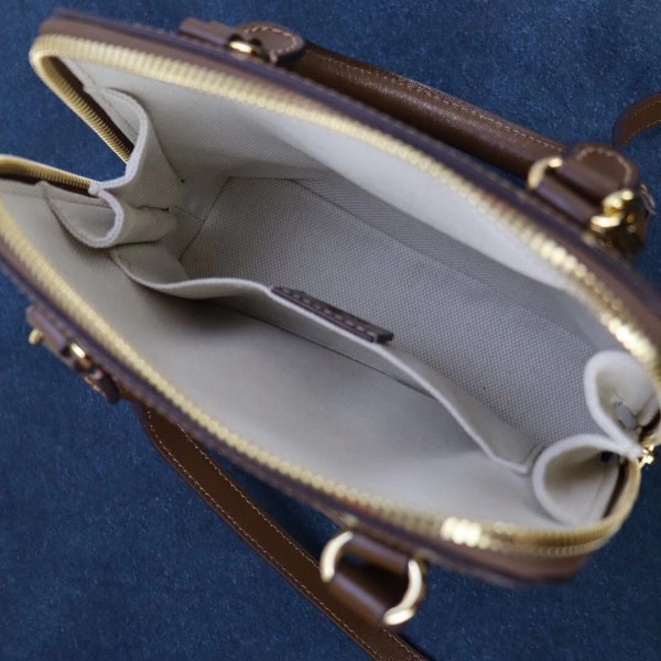 Handbag  Gucci  640716  size  20X19.5X7.5 cm