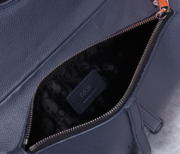 Handbag   Dior  93305  size  26*19*4.5 cm