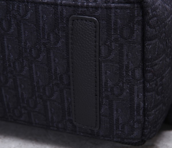 Handbag   Dior  93328  size  30x15x42 cm