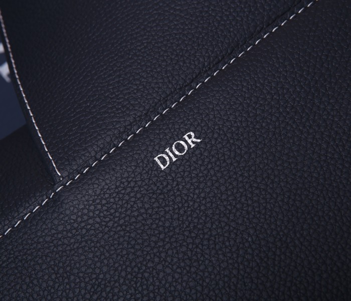 Handbag   Dior   93305  size 20x28.6x5  cm