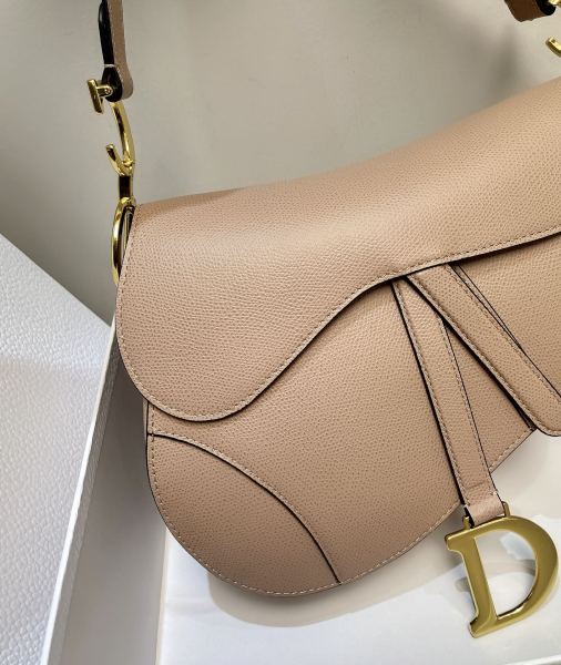 Handbag   Dior   size  25.5 x 20 x 6.5  cm