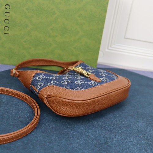 Handbag  Gucci  637092  size  19*13*3 cm