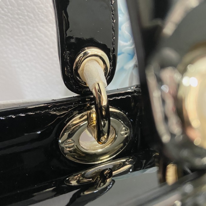 Handbag   Dior  6603  size  17 cm 