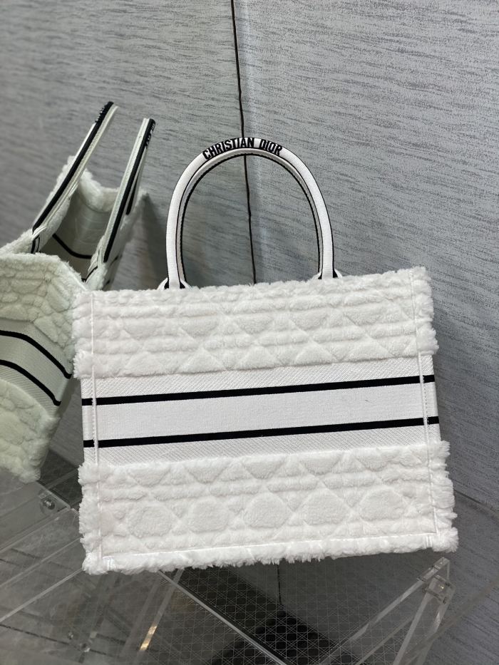 Handbag   Dior  size   36*18*28 cm