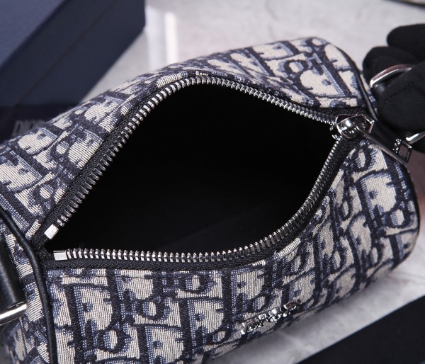  Handbag   Dior  93312  size  17*11  cm