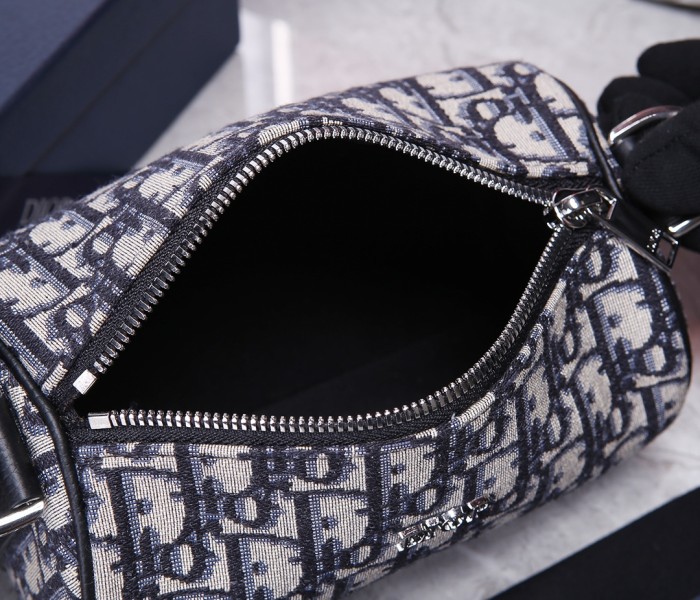  Handbag   Dior  93312  size  17*11  cm