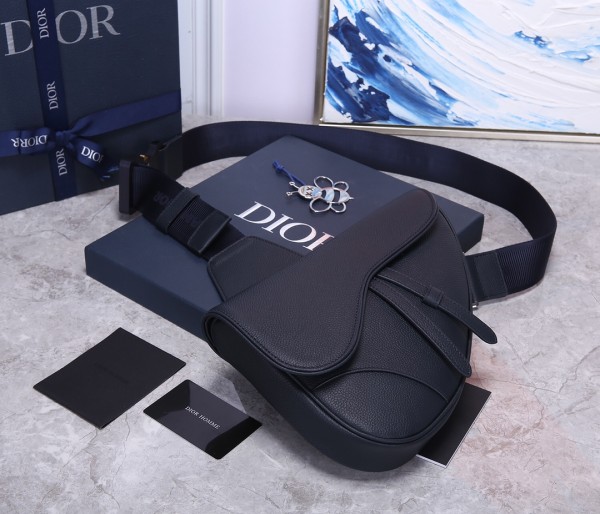 Handbag   Dior   93305  size  20x28.6x5 cm