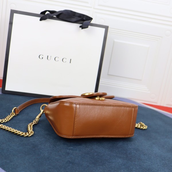 Handbag  Gucci  547260 size  21X15.5X8 cm