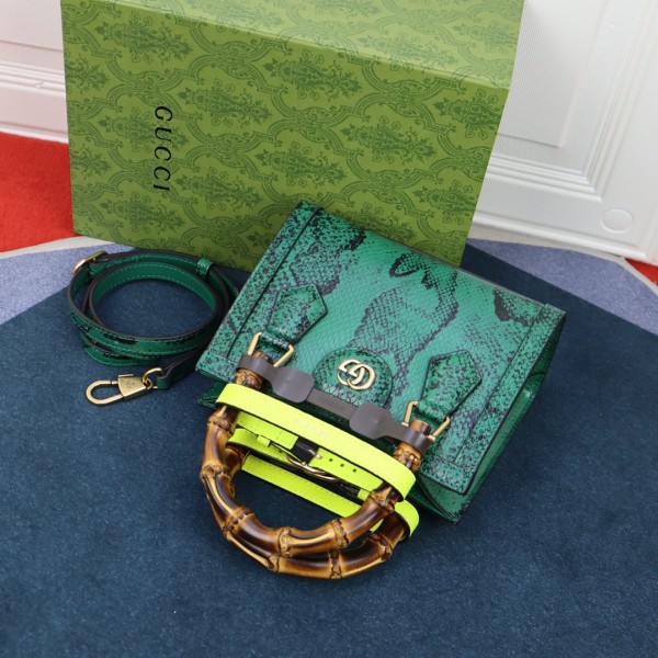 Handbag  Gucci   655661  size  20*16*10  cm