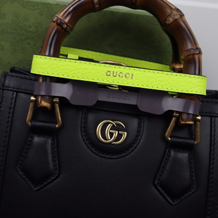 Handbag  Gucci  655661 size  20X16X10 cm