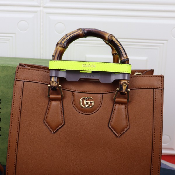 Handbag  Gucci   660195  size  27*24*11 cm