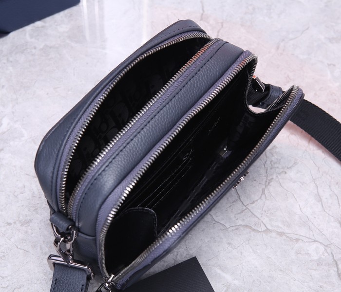 Handbag   Dior   CD93310  size 17-12·5-5  cm