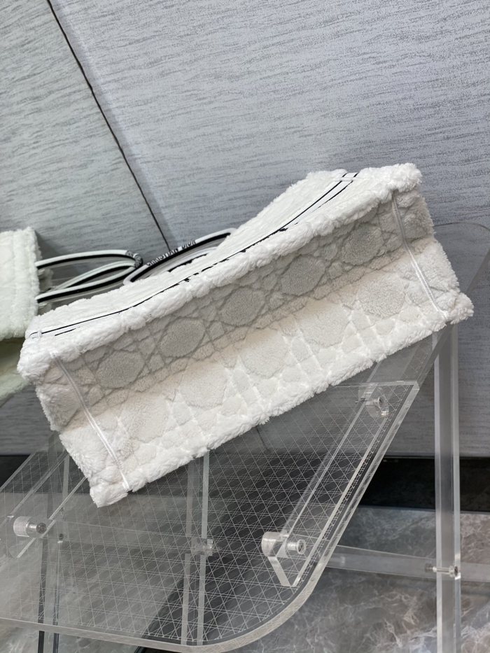 Handbag   Dior  size  42*35*18 cm