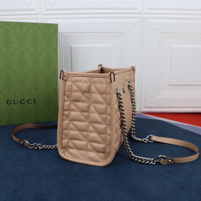 Handbag  Gucci  681483  size  26.5X19X11 cm