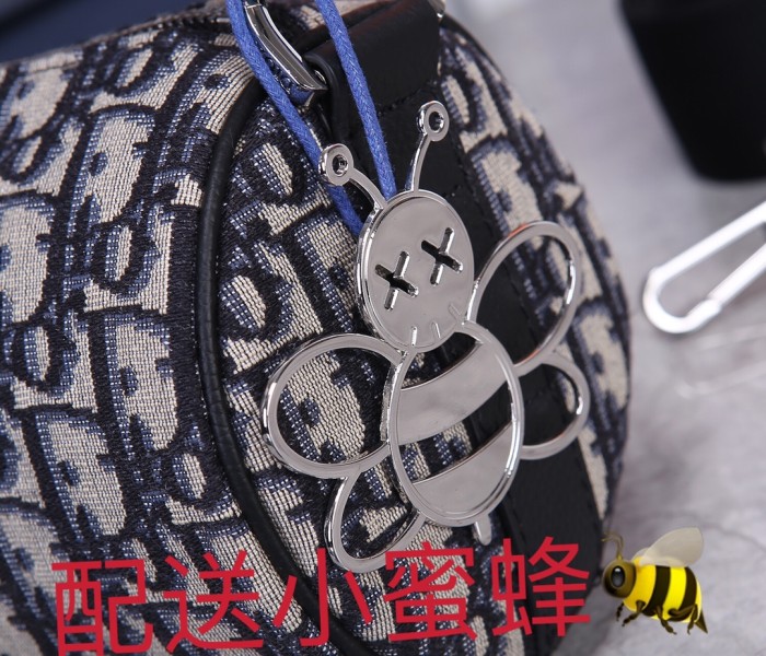  Handbag   Dior  93312  size  17*11  cm