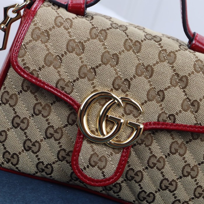 Handbag  Gucci 547260   size  21*15.5*8  cm
