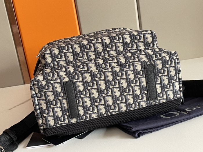 Handbag   Dior  93328  size 30x15x42 cm