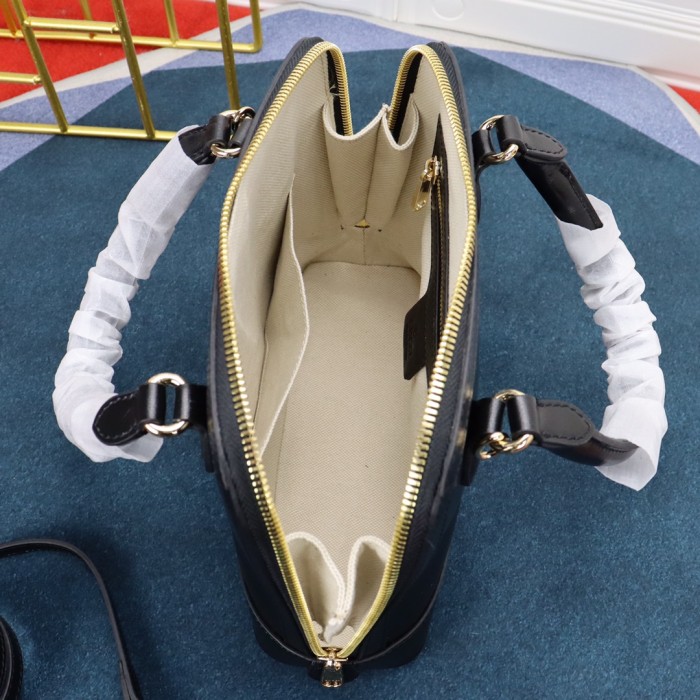 Handbag  Gucci  621220  size  25X24X9 cm