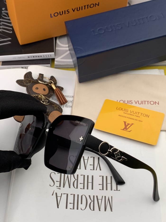 Sunglasses Louis Vuitton L7805