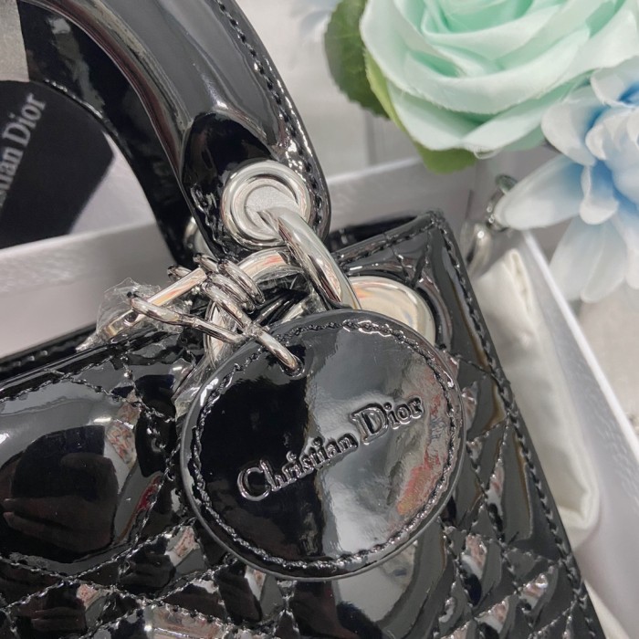 Handbag   Dior  6603  size  17 cm