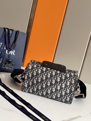 Handbag   Dior  93335  size  22 x 10.5x 12.5  cm