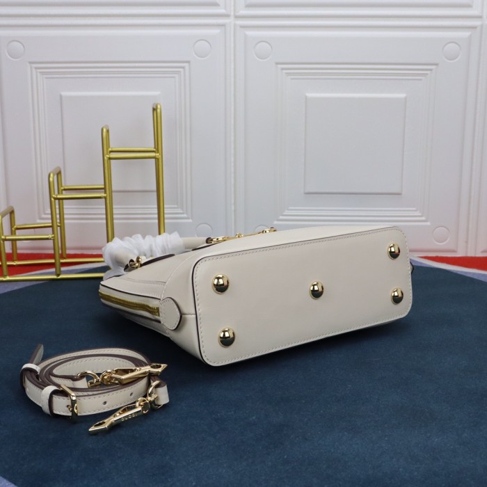 Handbag  Gucci  621220  size  25X24X9 cm