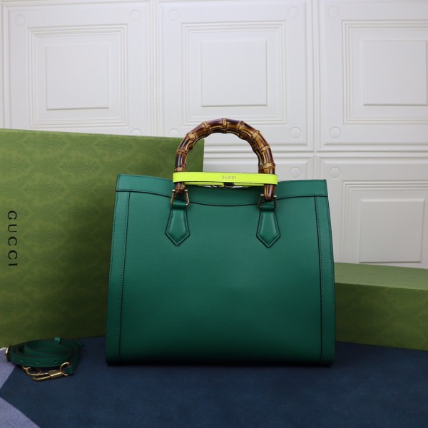 Handbag  Gucci   655658  size  35*30*14  cm