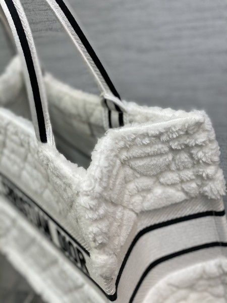 Handbag   Dior  size   36*18*28 cm