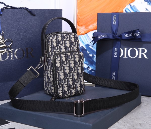  Handbag   Dior  93326  size  10*17*5   cm