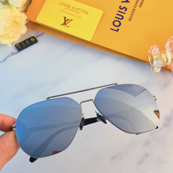 Sunglasses Louis Vuitton LV7106