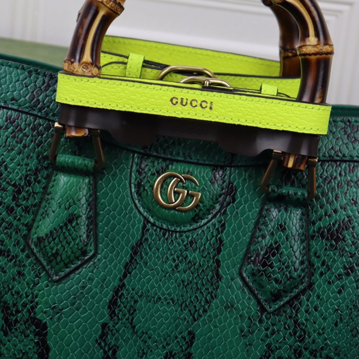 Handbag  Gucci    660195  size  27*24*11  cm