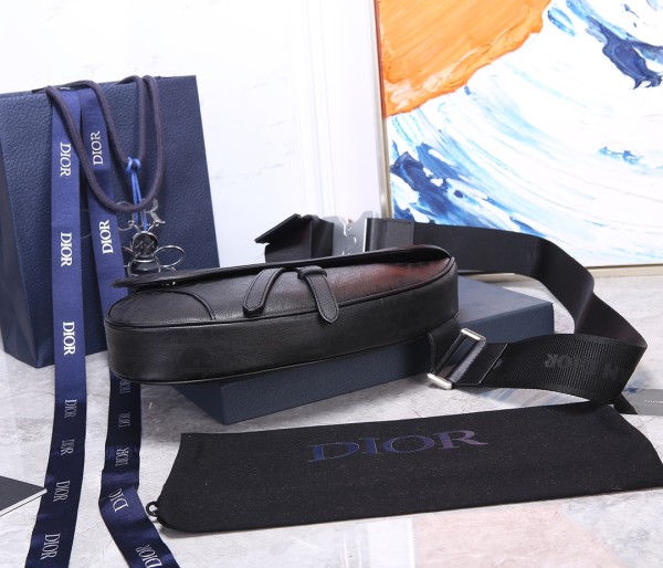 Handbag   Dior  93305  size  26*19*4.5  cm