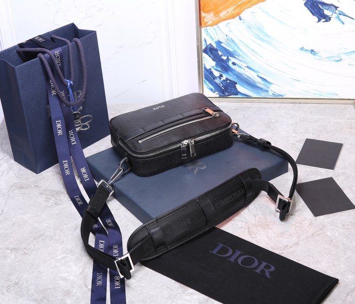  Handbag   Dior  93307  size  22*15*6  cm