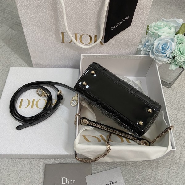 Handbag   Dior  6603  size  17 cm 