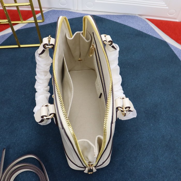 Handbag  Gucci  621220  size  25X24X9 cm