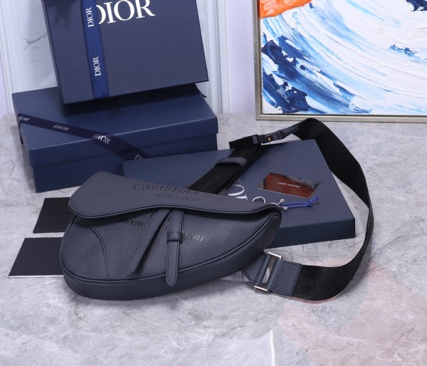 Handbag   Dior  93305  size  26*19*4.5 cm