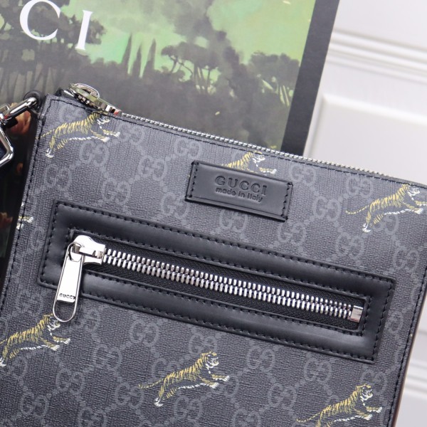 Handbag  Gucci  523599  size  21-23-4  cm