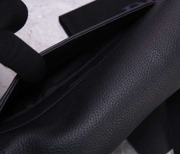 Handbag   Dior  93322  size  23 x 18 x 6  cm