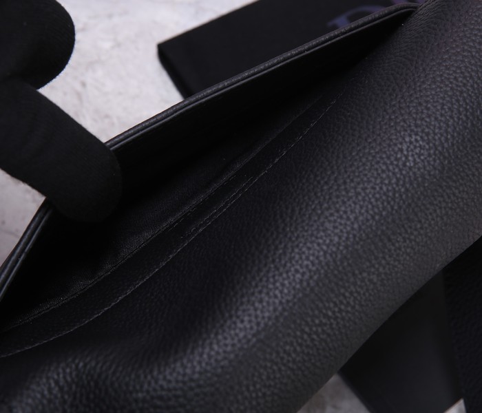 Handbag   Dior  93322  size  23 x 18 x 6  cm