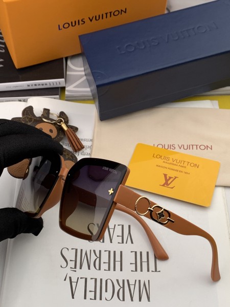 Sunglasses Louis Vuitton L7805