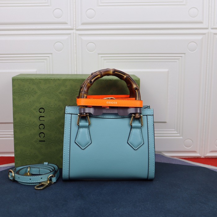 Handbag  Gucci  655661  size  20X16X10 cm 