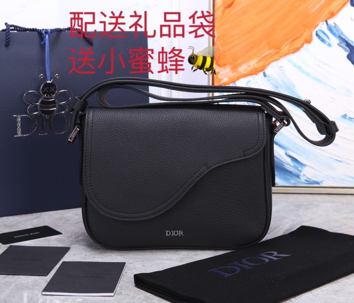 Handbag   Dior  93322  size  23 x 18 x 6  cm