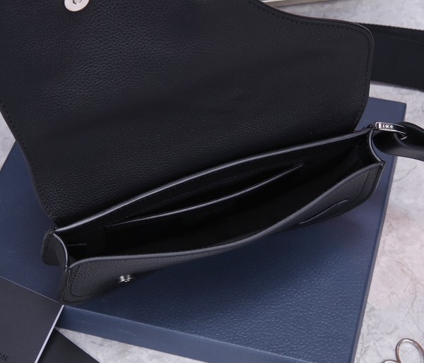 Handbag   Dior  1ADPO095  size  24*17.5*3 cm